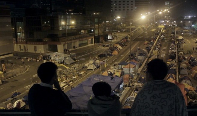 f_yellowing_still_03